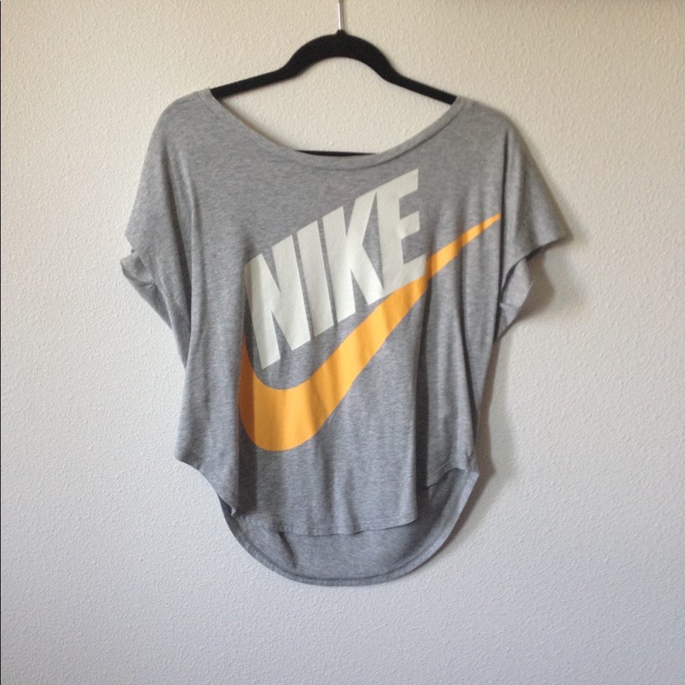Short sleeve Nike t-shirt